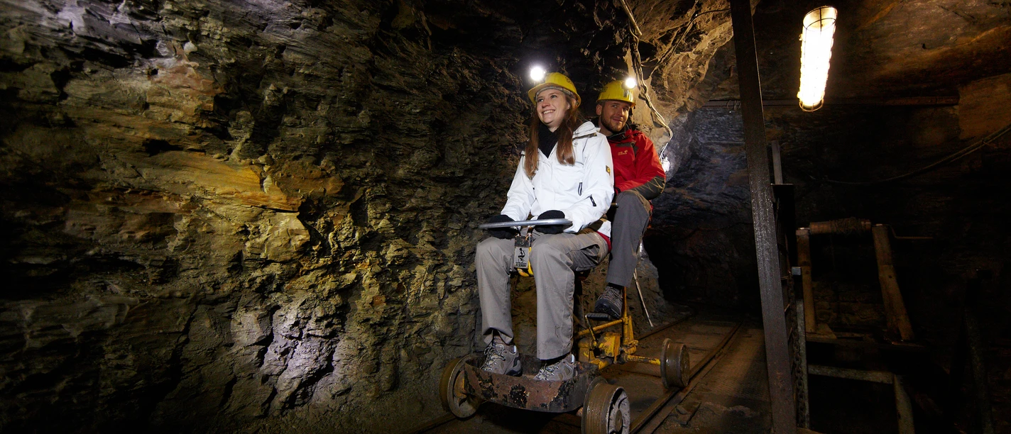 Tour im Rabensteiner Stollen Tour im Rabensteiner Stollen