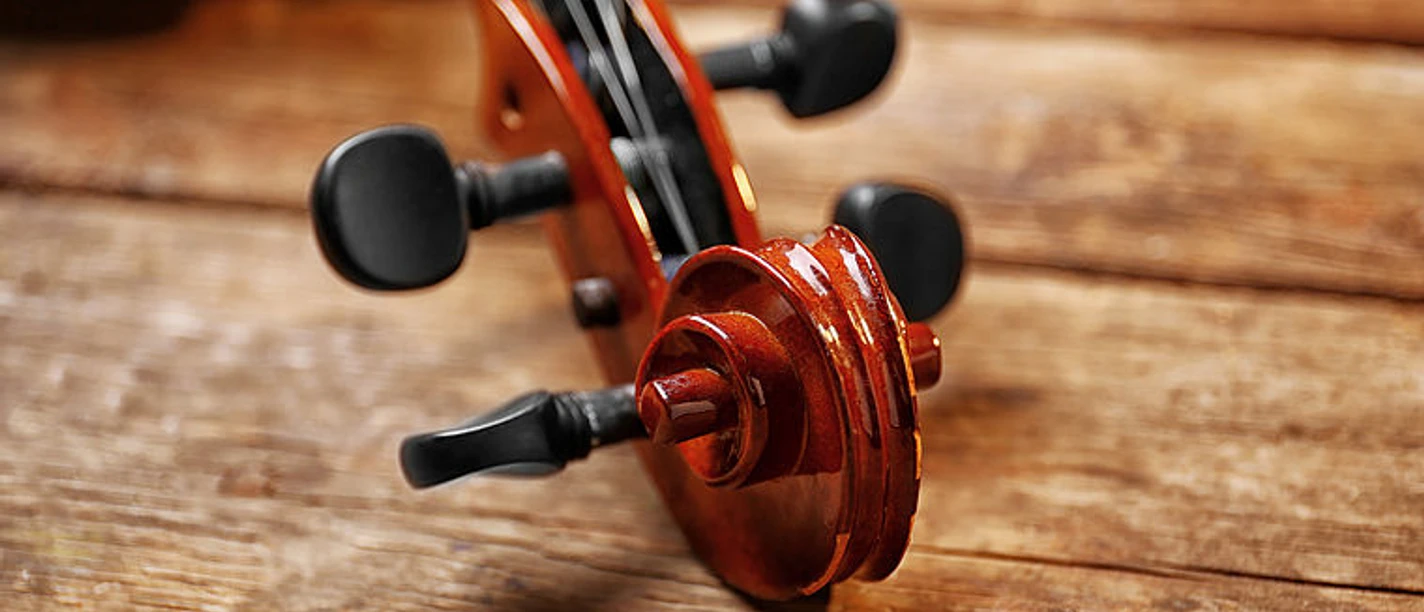 selected_csm_cropmiddle_Grieg_und_Schostakowitsch_violin-neck-wooden-background_685b337c72.jpg selected_csm_cropmiddle_Grieg_und_Schostakowitsch_violin-neck-wooden-background_685b337c72.jpg