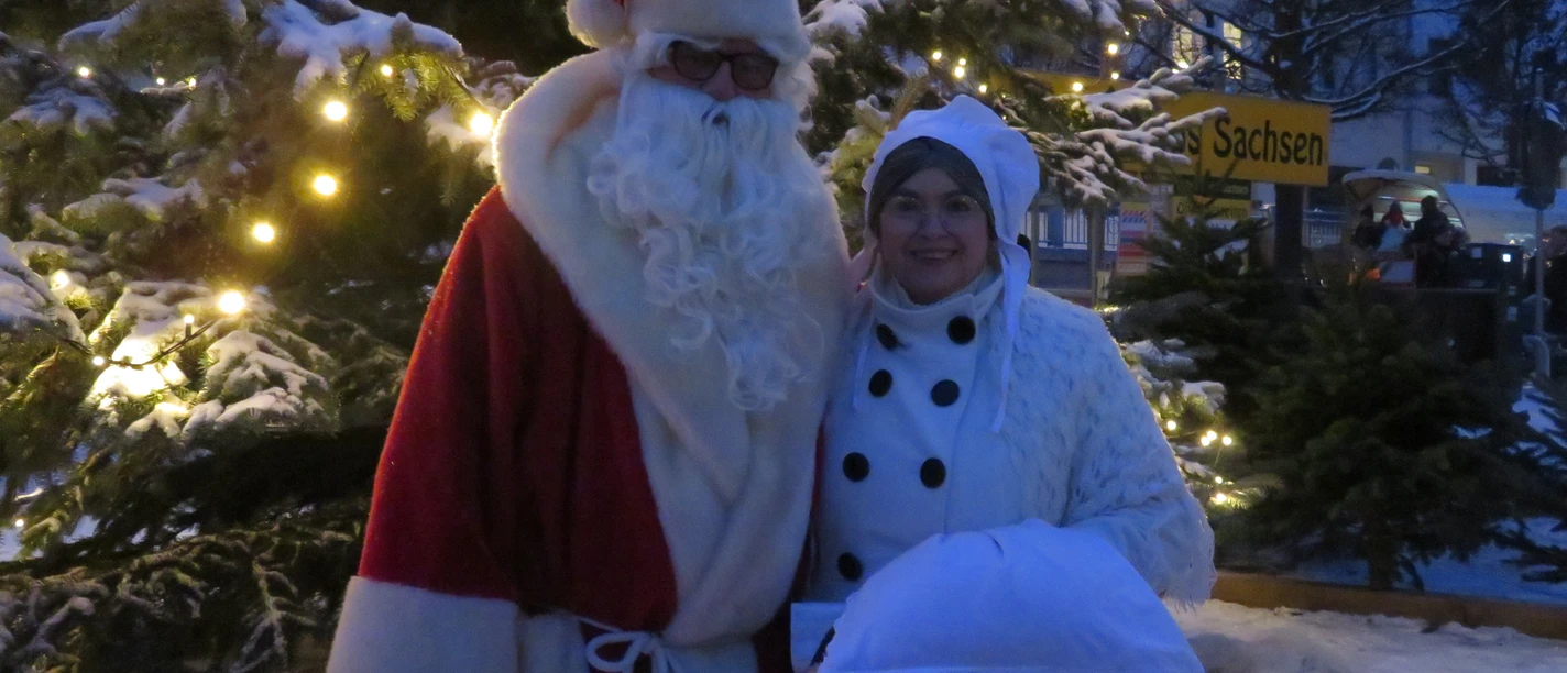 Weihnachtsmann und Frau Holle