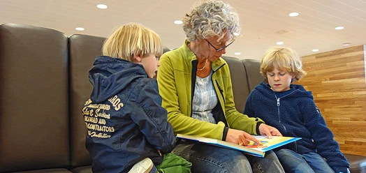 selected_csm_cropmiddle_Vorlesetag_to-read-aloud-796375_a7028ac3a6_01.jpg