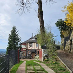Villa Christina, Zufahrt zum Haus