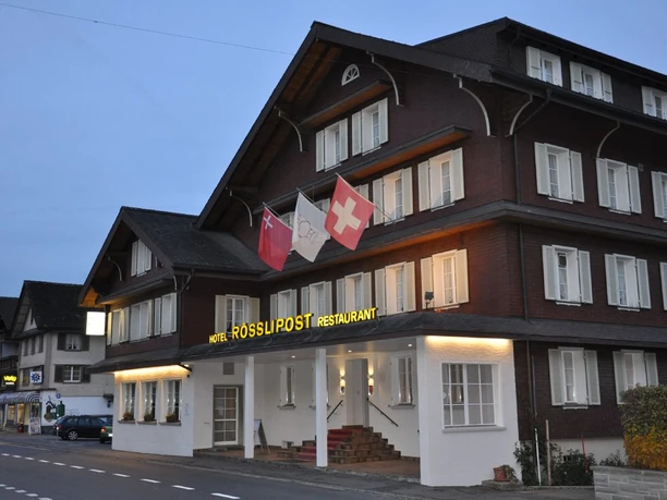 Aussenansicht Haupthaus Aussenansicht Haupthaus