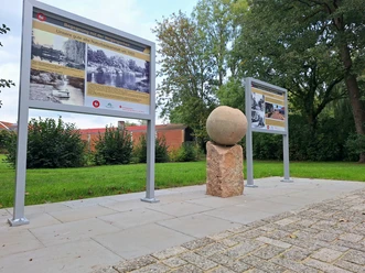 Informationstafel Sandsteinkugel 9 @Glenn Jakobs.jpg