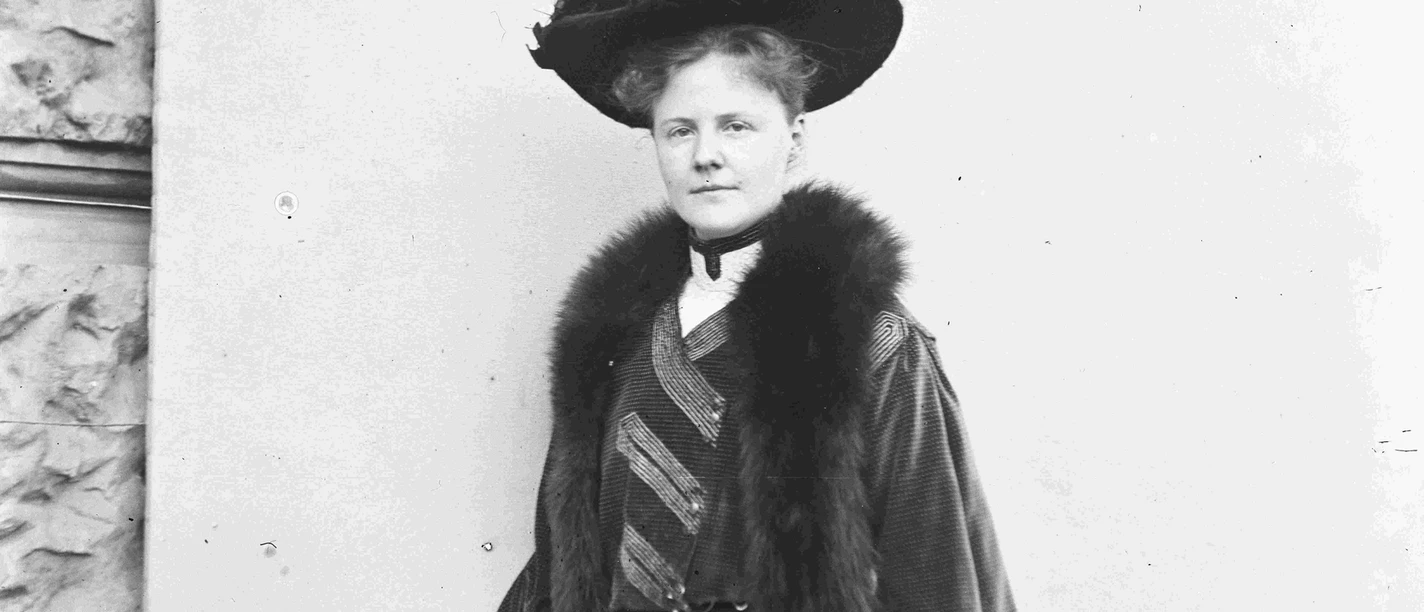 Käthe Buchler, Selbstporträt, ca. 1901-04_Ausschnitt.jpg