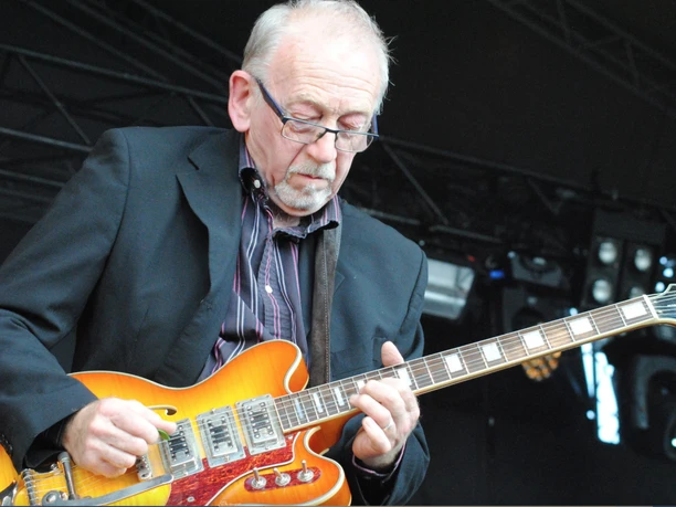 DICK TAYLOR - Pretty Things - Photo by Carl van der Walle .png