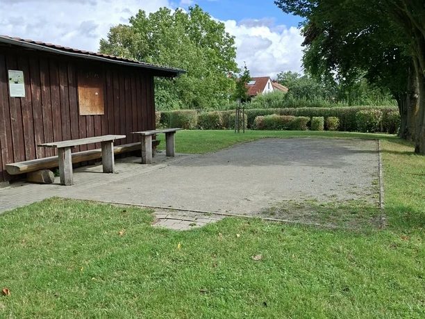 Bouleplatz_Ehrsten_ccbysa_Gemeinde Calden