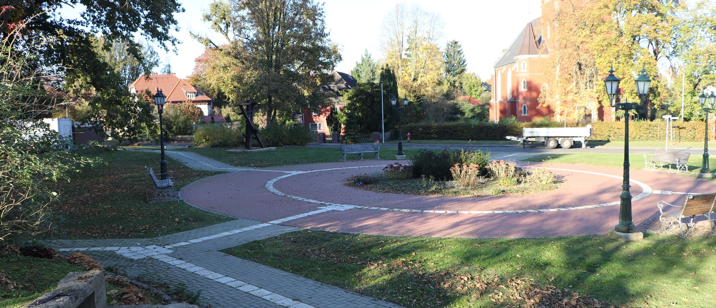 P10_Ölsburg_Burgplatz (© KoRiS).JPG P10_Ölsburg_Burgplatz (© KoRiS).JPG