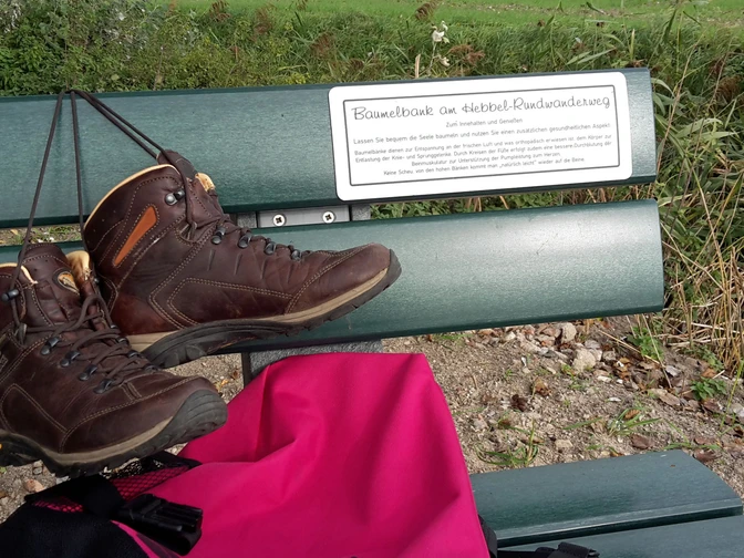 Hebbel Rundwanderweg Baumelbank