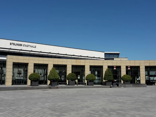 Außenbereich Stadthalle Bitburg Außenbereich Stadthalle Bitburg