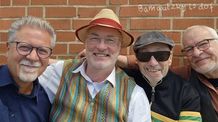 Bamautzky_Bandfoto-Quartett_Mauer_96dpi.jpg