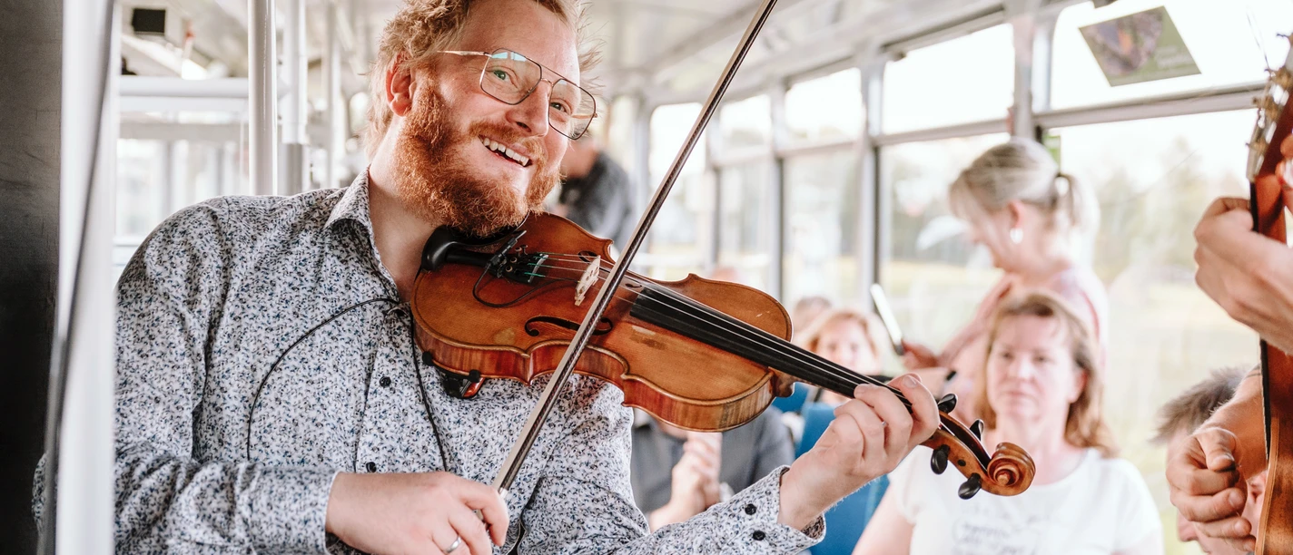 Straßenbahnkonzert©Benjamin_Stolle.jpg Straßenbahnkonzert©Benjamin_Stolle.jpg