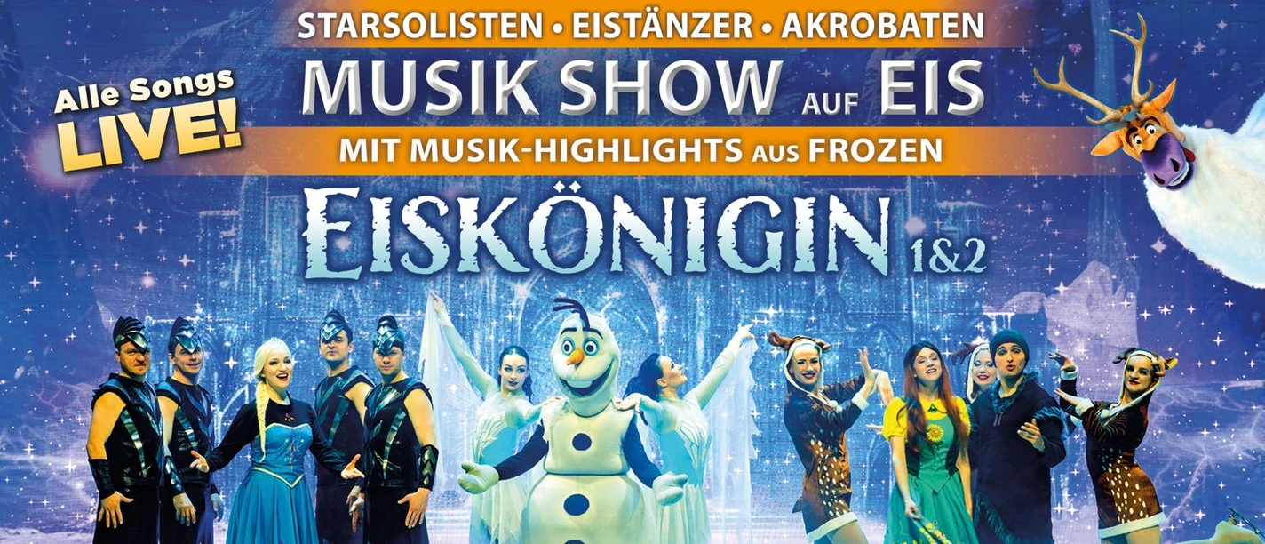 Eiskönigin (c) agenda production international GmbH Eiskönigin-Ensemble mit Schneemann und Rentier vor winterlicher Bühnenkulisse.