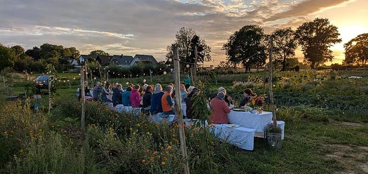 selected_selected_selected_selected_csm_cropmiddle_Farm_to_Table_de08e3a3fd_01.jpeg