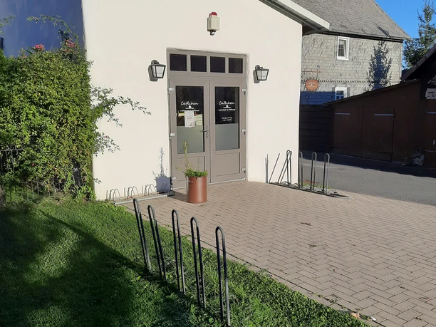 Caféchen, Battenfeld Zu sehen ist "Caféchen", was zu einer Pause einläd. Es liegt direkt am Eder-Radweg.