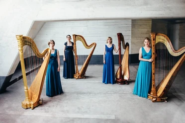 fermata musica - Mit vier Harfen um die Welt fermata musica - Mit vier Harfen um die Welt