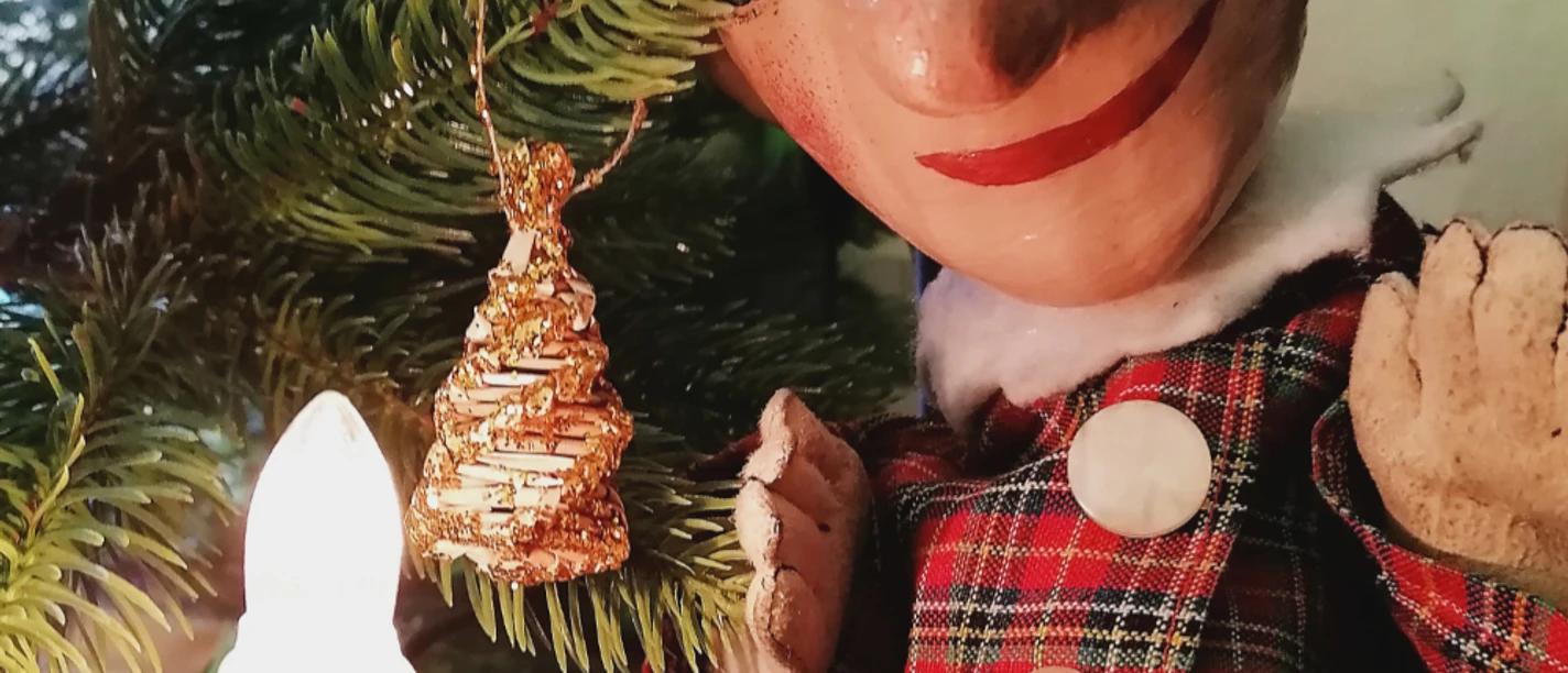 Kasper unterm Weihnachtsbaum Kasper unterm Weihnachtsbaum