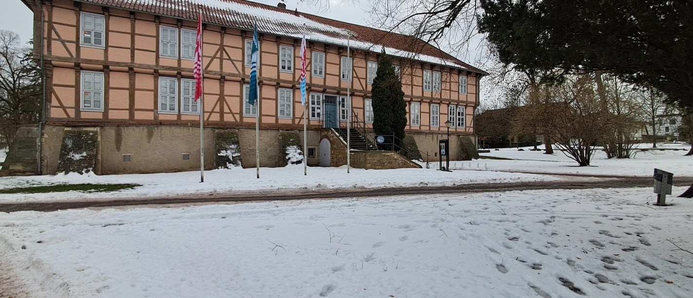 Winterliche Fassade des Schlosses Fallersleben Winterliche Fassade des Schlosses Fallersleben