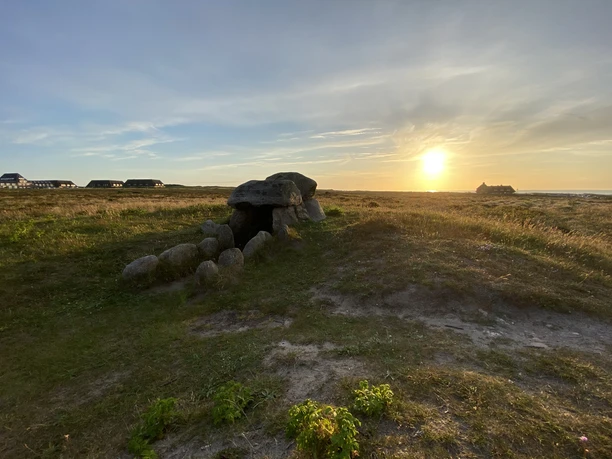Megalithgrab in Kampen bei Sonnenuntergang