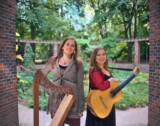 Marie und Ulrike_Harfe.jpg