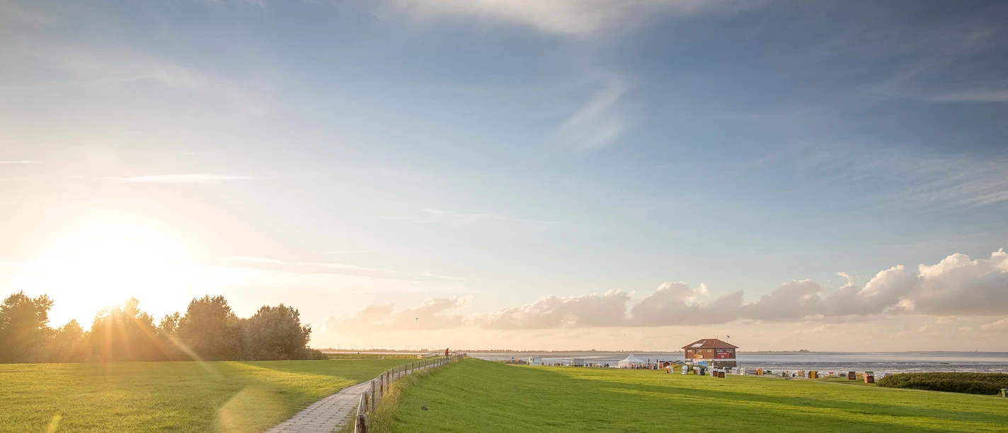 deich hooksiel außenhafen