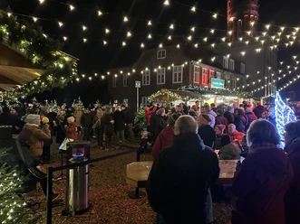 Weihnachtsmarkt unter Polarlichtern | An der Ratsmühle