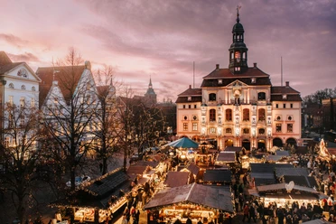 Weihnachtsmarkt am Rathaus