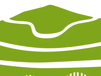 Grünes Logo mit stilisierten Berg- und Hügelformen, darunter weiße Streifen als Schattierungen.