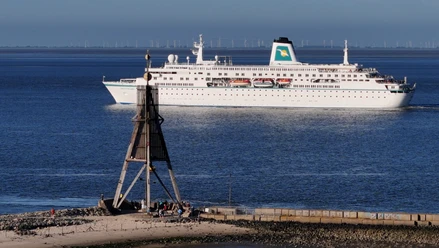 zu Abschied vom Traumschiff.jpg