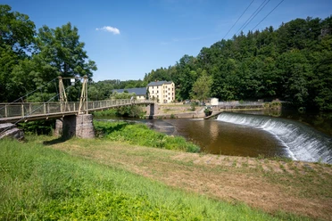 Hängebrücke mit Liebenhainer Mühle