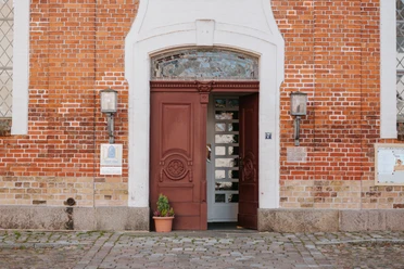 Eingangstür der St. Petri Kirche