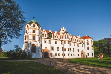 Das Celler Schloss im Frühling.jpg