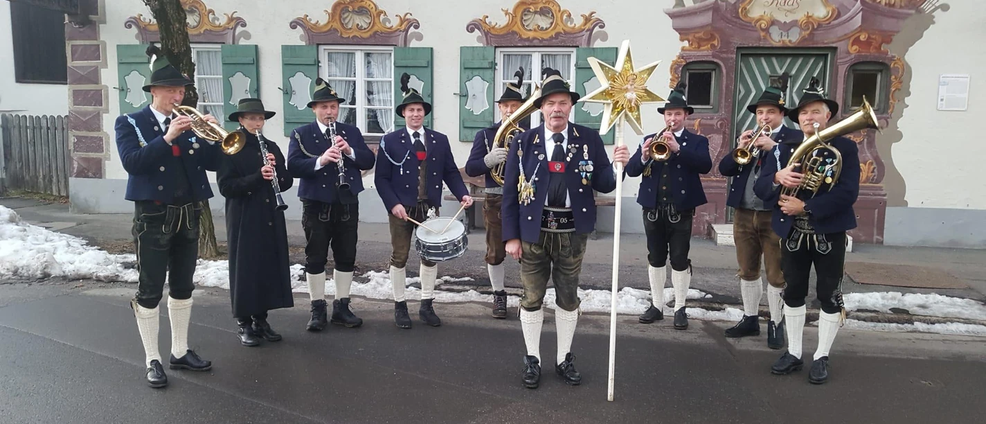 Traditionelles Neujahrsanblasen Traditionelles Neujahrsanblasen