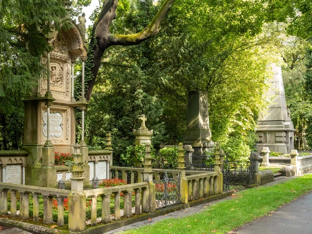 Melatenfriedhof-KoelnTourismus-Seelbach_5090.jpg Melatenfriedhof-KoelnTourismus-Seelbach_5090.jpg