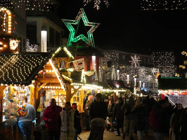 Weihnachtsmarkt Innenstadt.JPG Weihnachtsmarkt Innenstadt.JPG
