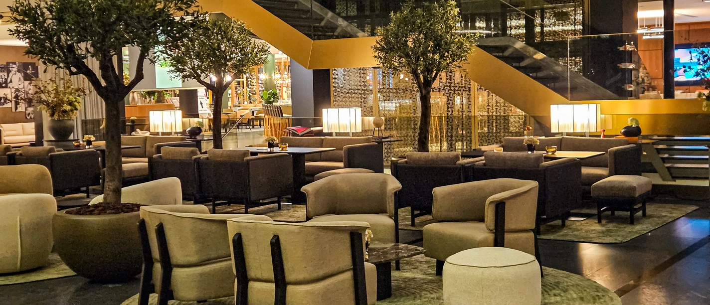 ICONIC Lobby Lounge Pfäffikon SZ ICONIC Lobby Lounge Pfäffikon SZ