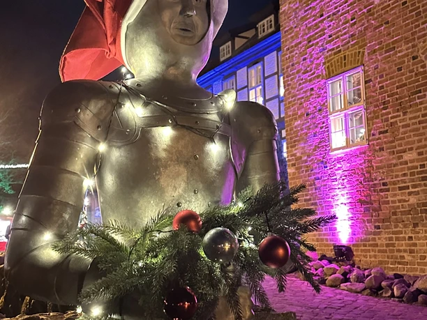weihnachtsmarkt burg bodenteich3 foto kv bad bodenteich ccbysa.JPEG weihnachtsmarkt burg bodenteich3 foto kv bad bodenteich ccbysa.JPEG