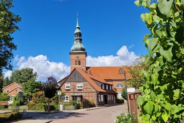 st-petri-kirche bad bodenteich quer foto kv bad bodetneich ccbysa.jpg