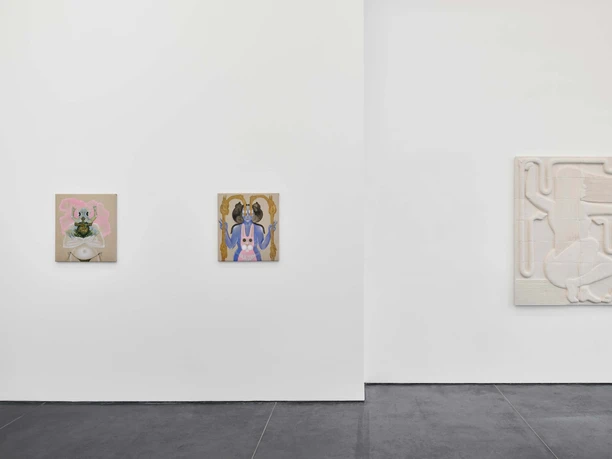 Popp’s Palinopsia, 2024, Galerie Norbert Arns, Köln Three artworks from the "Update Cologne" exhibition on white gallery walls
