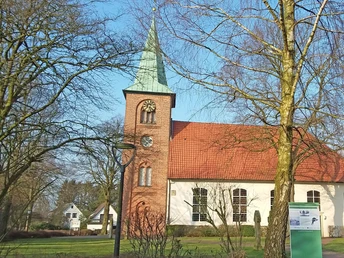 Außenansicht der St. Gallus Kirche in Rhade Außenansicht der St. Gallus Kirche in Rhade