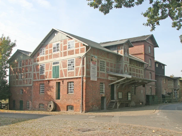 Blick auf die Scheeßeler Mühle von der Mühlenstraße Blick auf die Scheeßeler Mühle von der Mühlenstraße