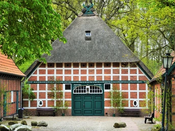 Fackwerkhaus des Heimatmuseums Scheeßel in der Frontansicht Fackwerkhaus des Heimatmuseums Scheeßel in der Frontansicht