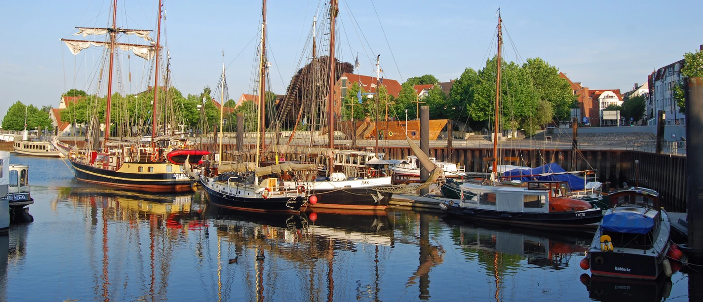 Der kleine Vegesacker Museumshafen Der kleine Vegesacker Museumshafen