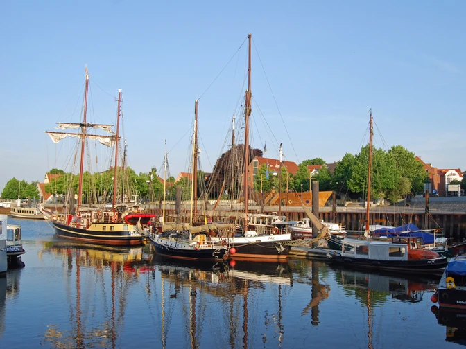 Der kleine Vegesacker Museumshafen Der kleine Vegesacker MuseumshafenThe small Vegesack museum harborDen lille museumshavn i VegesackDe kleine museumhaven van Vegesack