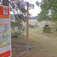 Wegweiser und Infotafel des NORDPFADES Wolfsgrund Wegweiser und Infotafel des NORDPFADES Wolfsgrund
