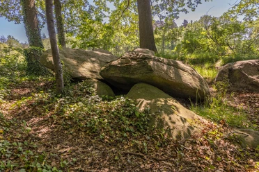 Großsteingräber und Steinreihe bei Hekese | 10b