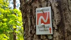 Markierungszeichen des NORDPFADES Eichholz und Franzhorn Markierungszeichen des NORDPFADES Eichholz und Franzhorn