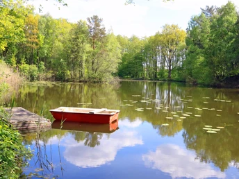 Die mit Wasser gefüllte ehemalige Mergelkuhle Die mit Wasser gefüllte ehemalige Mergelkuhle