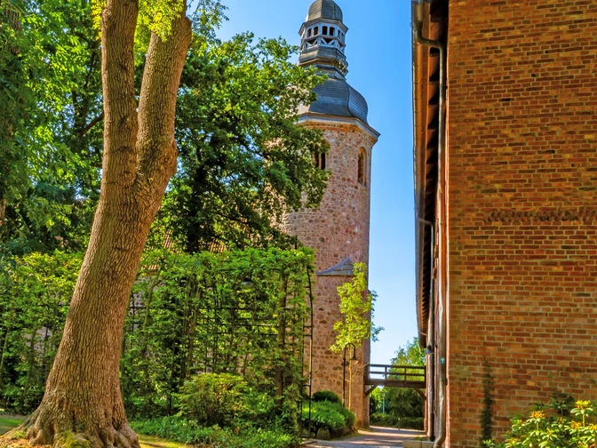 Klostergang zwischen der Zevener St. Viti-Kirche und dem Museum Klostergang zwischen der Zevener St. Viti-Kirche und dem MuseumMonastery corridor between Zeven's St. Viti Church and the museumKlostergang mellem St Viti's Church i Zeven og museetKloostergang tussen de St Viti kerk in Zeven en het museum