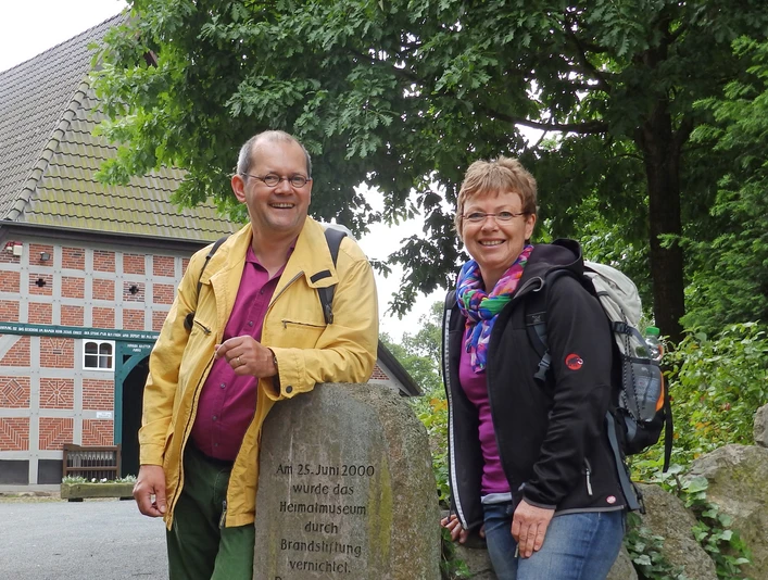 Wander-Fotostopp am Heimathaus Rotenburg (Wümme) Wander-Fotostopp am Heimathaus Rotenburg (Wümme)Hiking photo stop at the Rotenburg (Wümme) local history museumFotostop på vandretur ved Rotenburg (Wümme)-hjemmemuseetFotostop wandelen bij het huismuseum Rotenburg (Wümme)