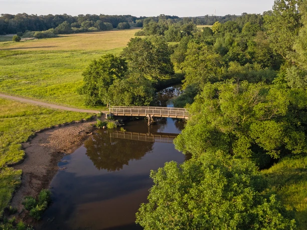 Die Wümme und die Gothardbrücke aus der Vogelperspektive Die Wümme und die Gothardbrücke aus der Vogelperspektive